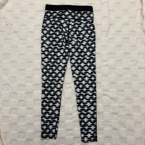 Nike Dri-Fit Printed Relay Crop Black and White Pattern Athletic Legging - Small - Picture 4 of 8